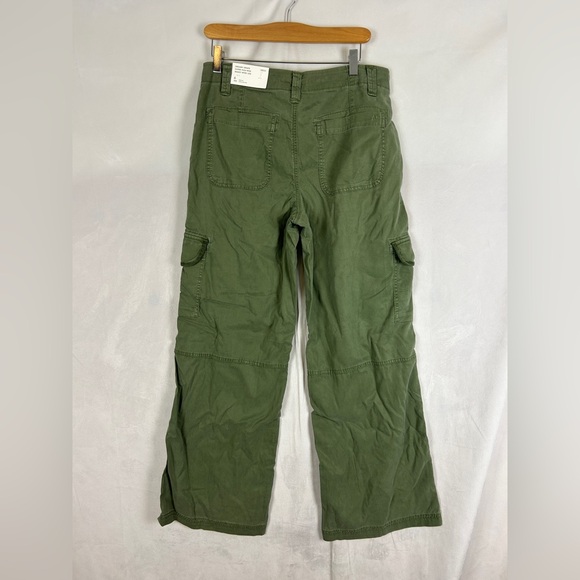 AMERICAN EAGLE NWT Dreamy Drape Super High Rise‎ Baggy Wide Leg Cargo Green Sz 6 - Picture 2 of 6